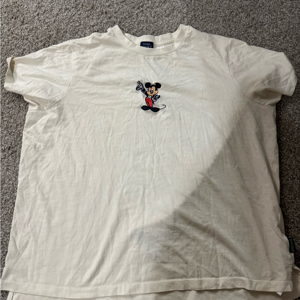 Disneyland 70th anniversary Tshirt - Picture 2 of 5